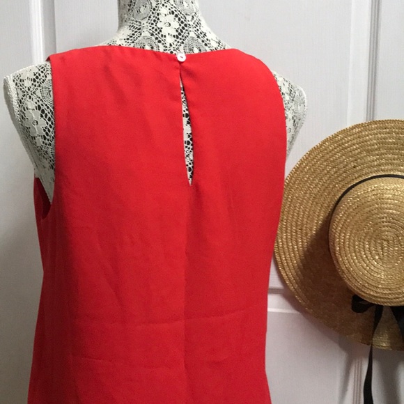 3/$30 🌺 Sleeveless Top - Size S - Picture 2 of 4